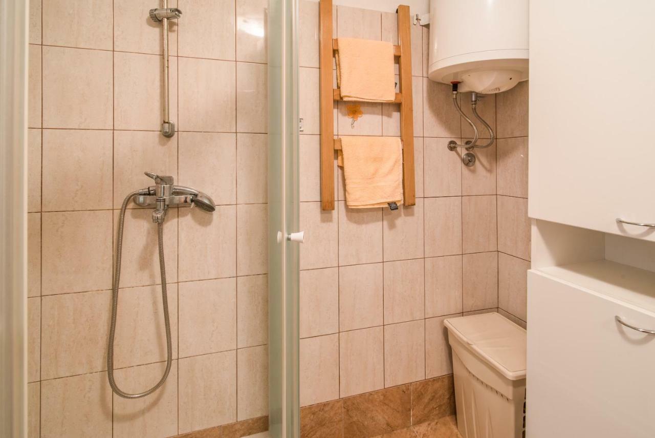 Apartmani Marija Malinska Exterior photo